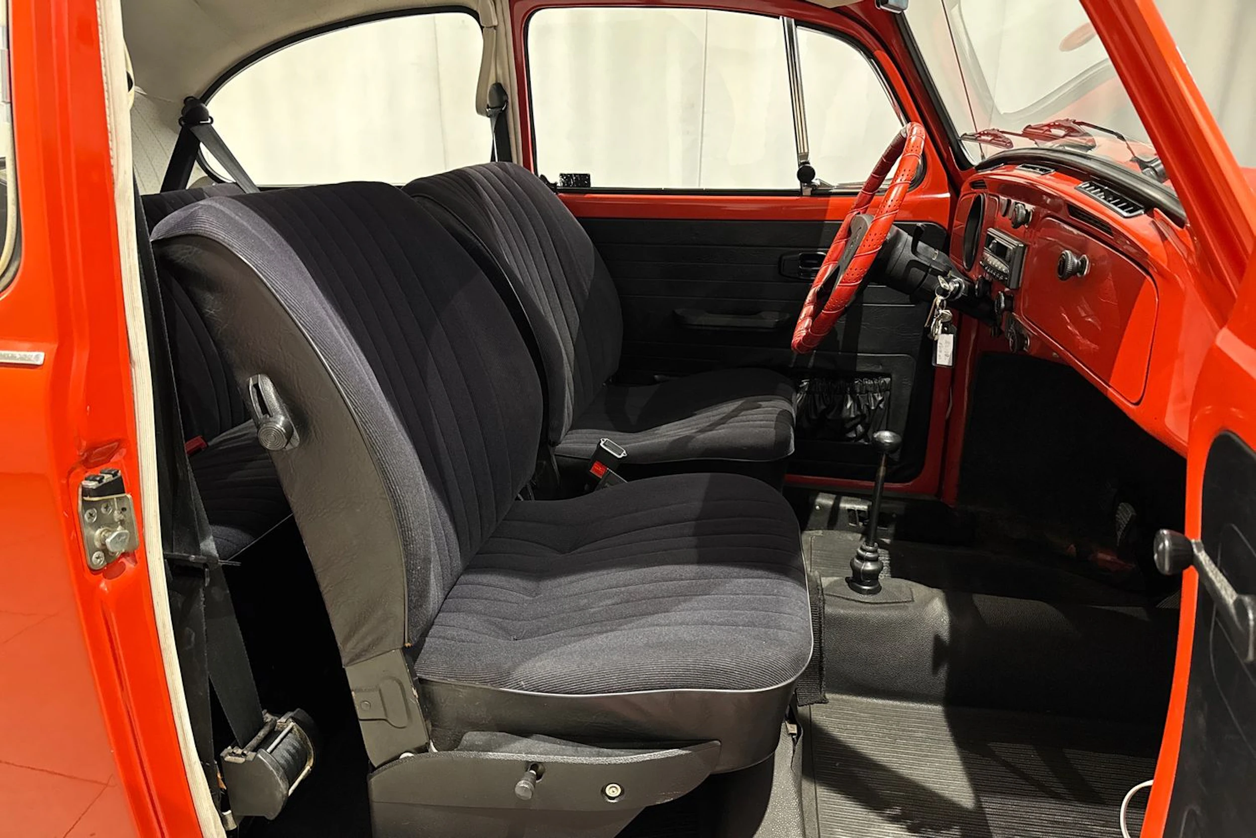punainen Volkswagen Kupla 1973 kuva 15.