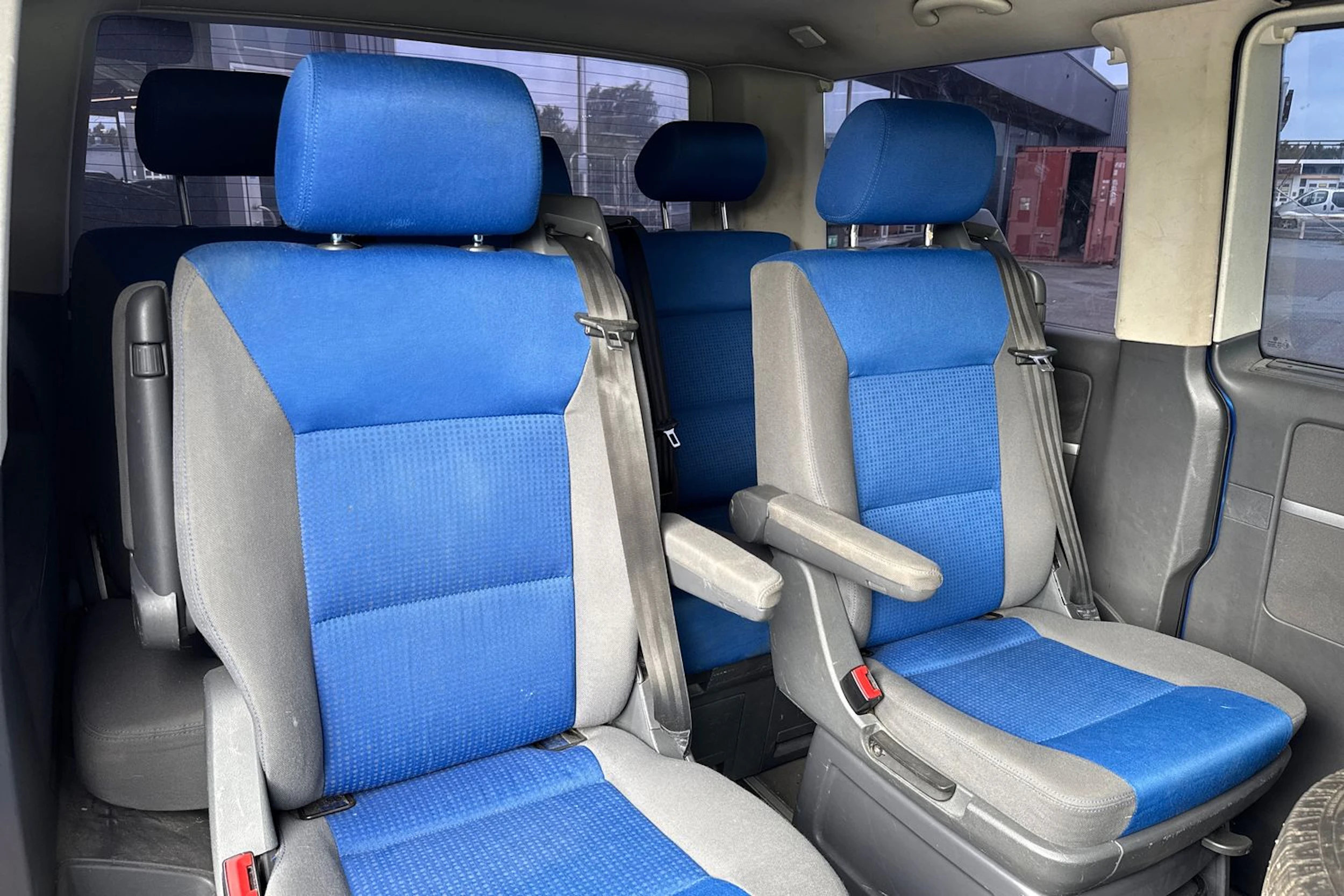 sininen Volkswagen Multivan 2004 kuva 4.