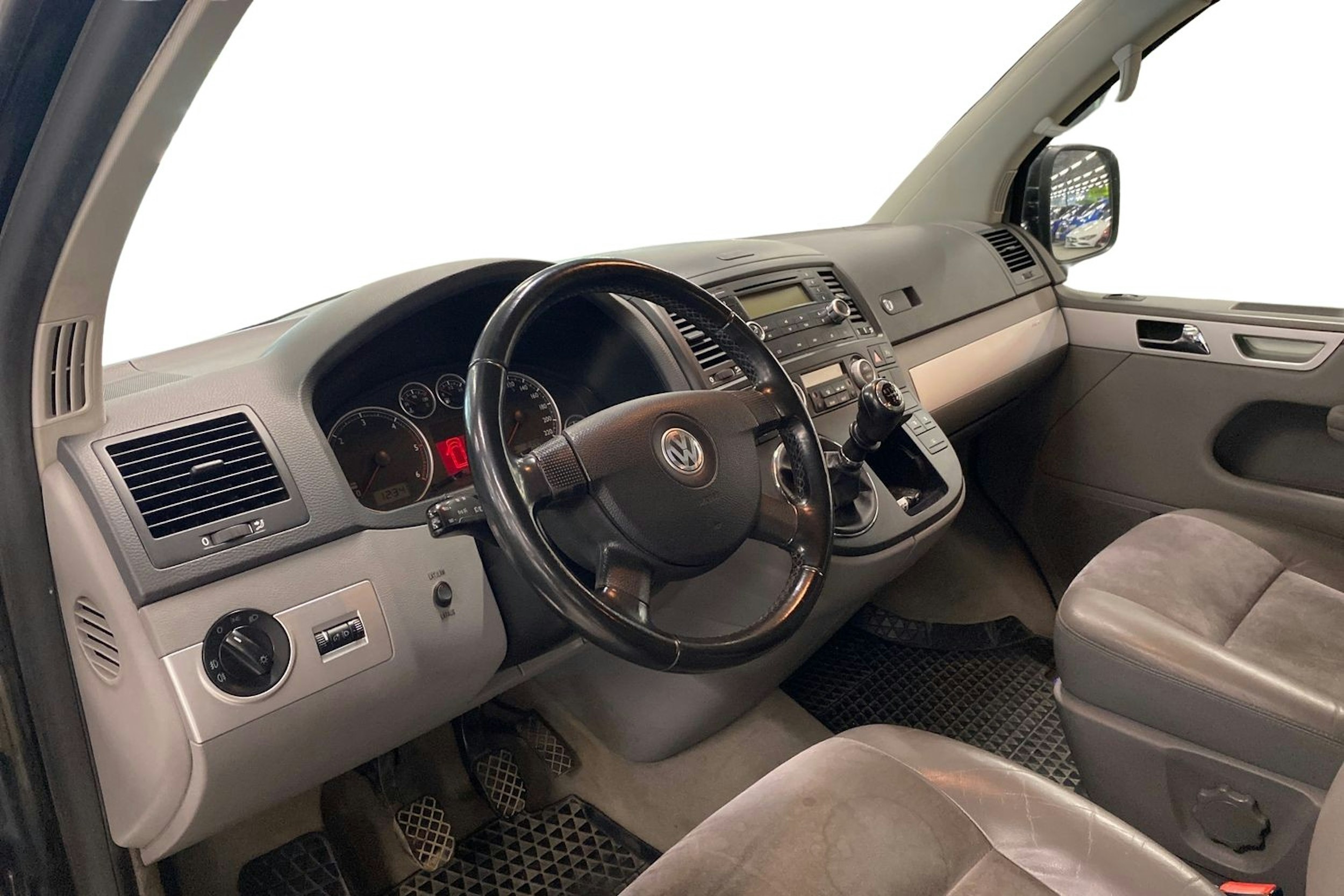 musta Volkswagen Multivan 2007 kuva 3.