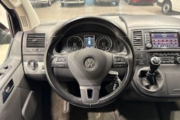 musta Volkswagen Multivan 2011 kuva 13.