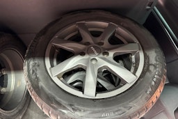 musta Volkswagen Multivan 2011 kuva 24.