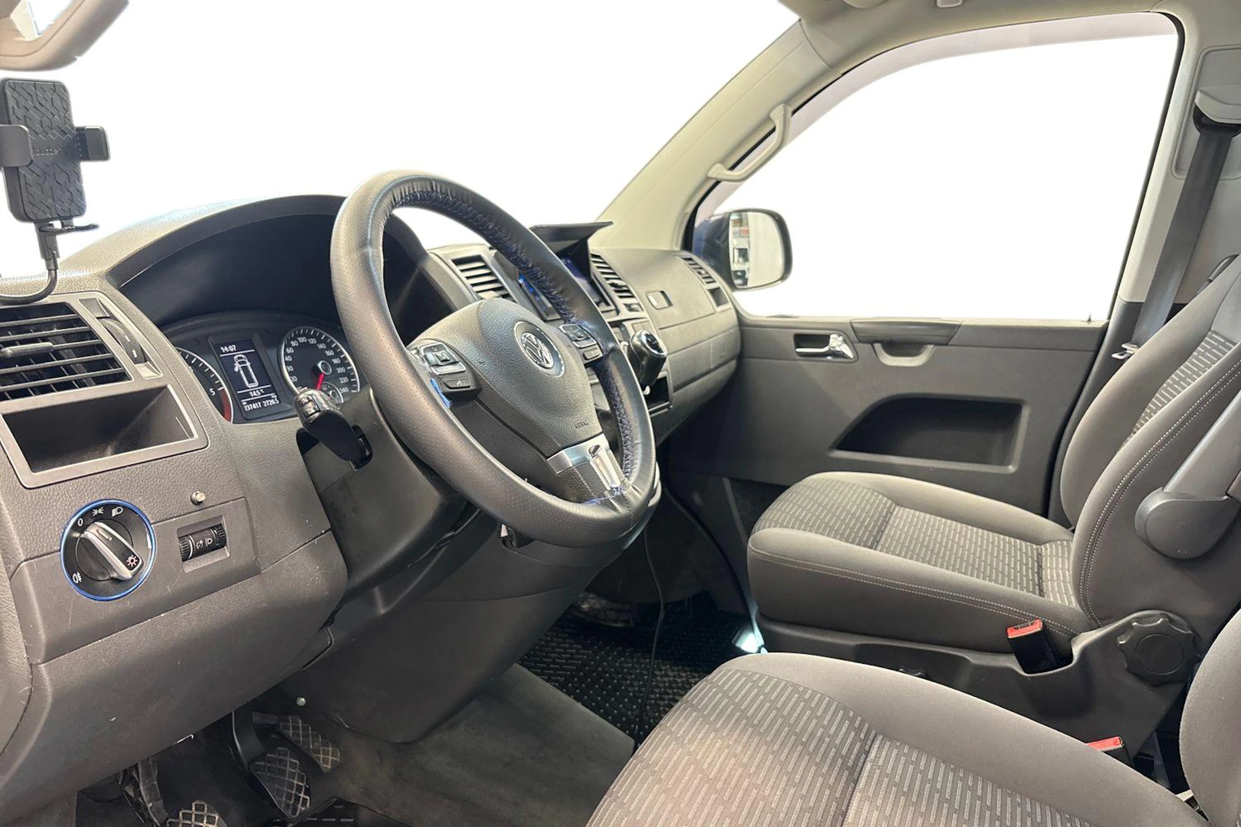 sininen Volkswagen Multivan 2013 kuva 6.
