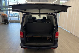 sininen Volkswagen Multivan 2013 kuva 11.