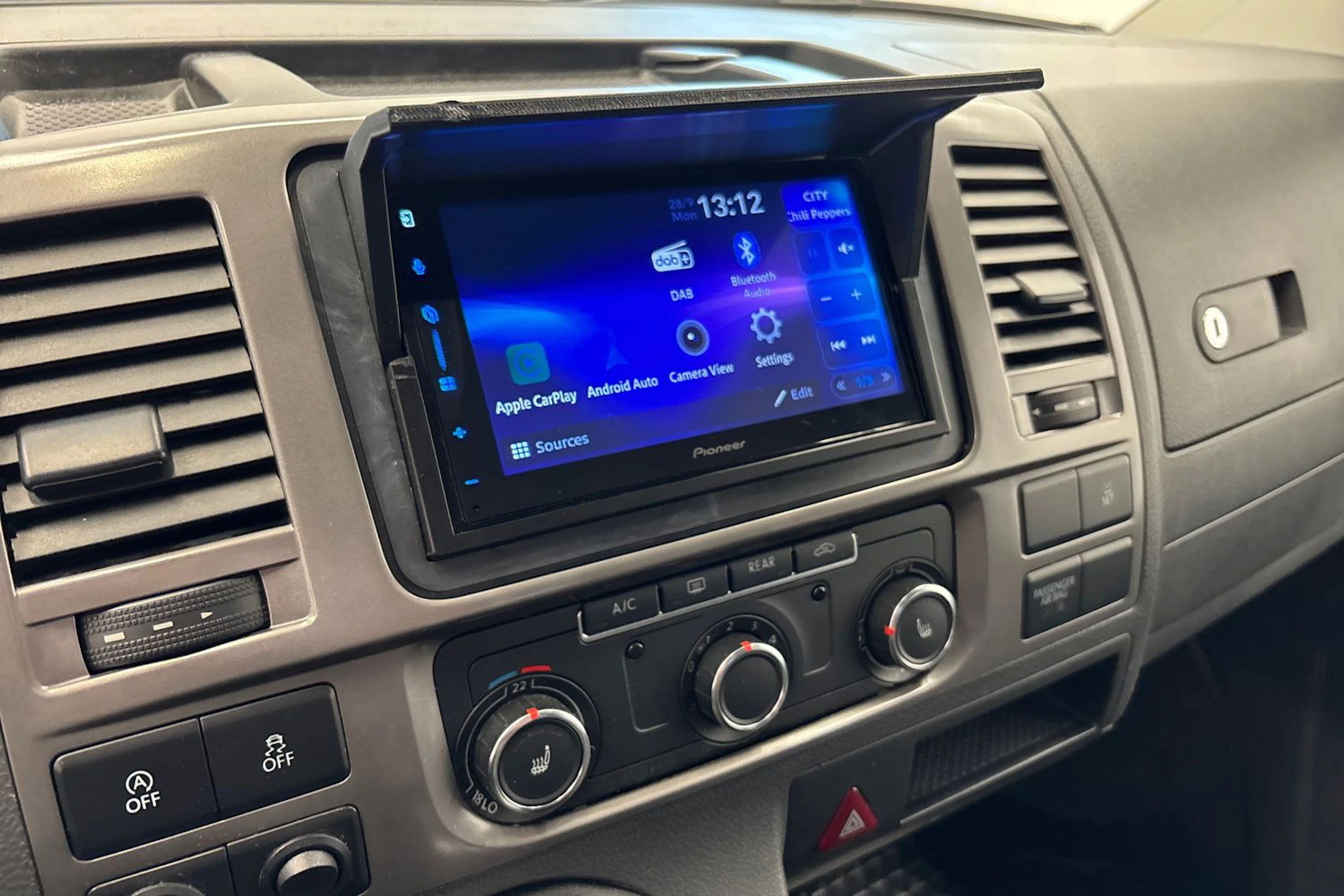 sininen Volkswagen Multivan 2013 kuva 12.
