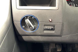 sininen Volkswagen Multivan 2013 kuva 15.