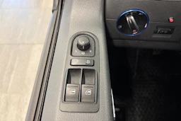 sininen Volkswagen Multivan 2013 kuva 16.