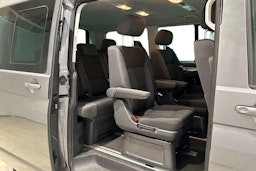 harmaa Volkswagen Multivan 2014 kuva 8.