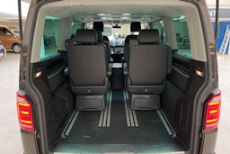 ruskea (beige) Volkswagen Multivan 2016 kuva 15.