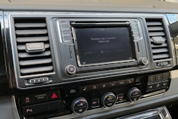 ruskea (beige) Volkswagen Multivan 2016 kuva 20.