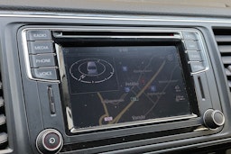 ruskea (beige) Volkswagen Multivan 2016 kuva 22.