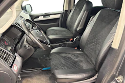 harmaa Volkswagen Multivan 2016 kuva 3.