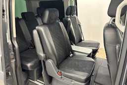 harmaa Volkswagen Multivan 2016 kuva 5.