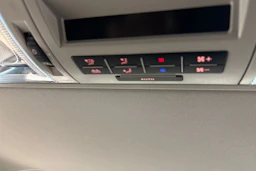 harmaa Volkswagen Multivan 2016 kuva 8.