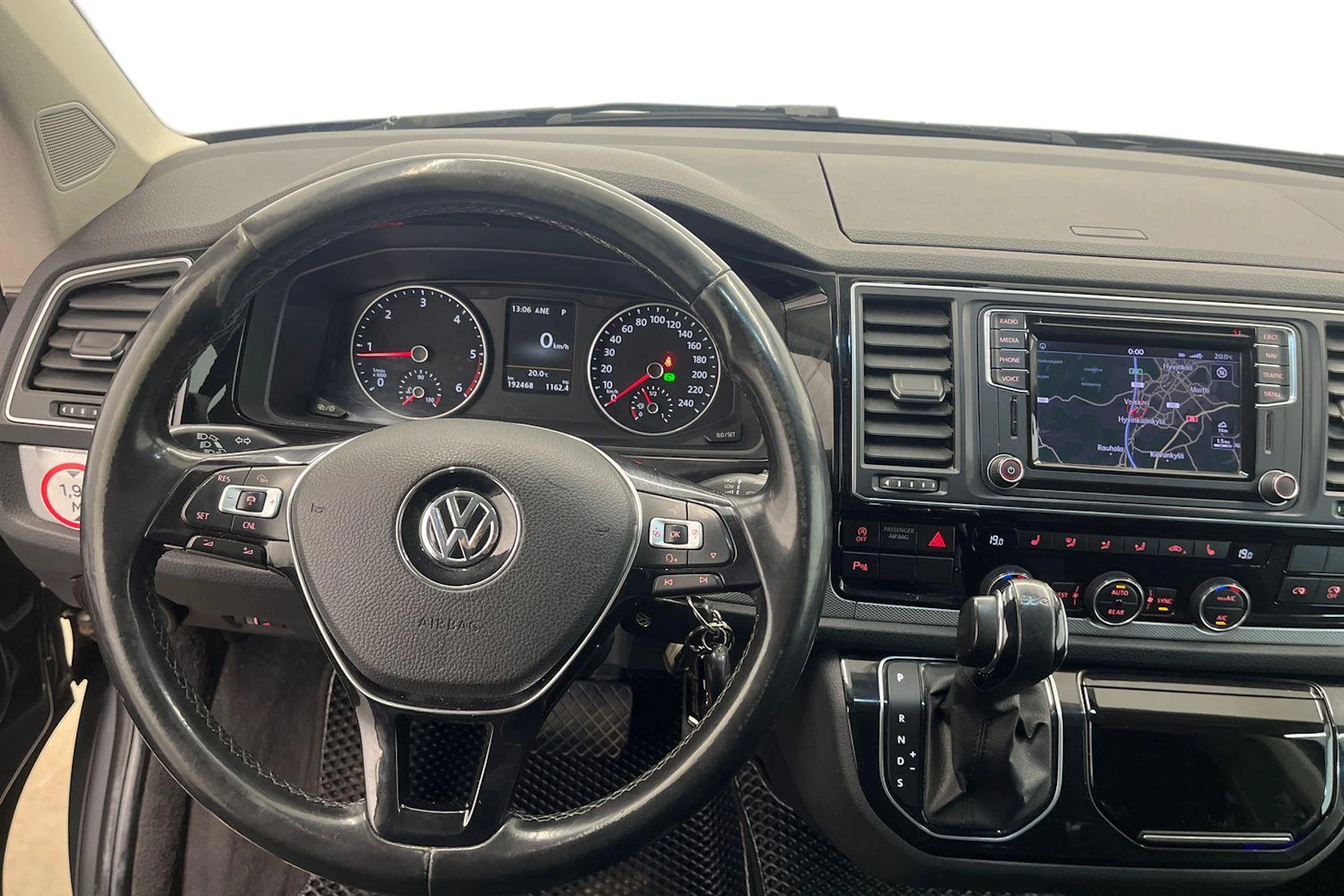 harmaa Volkswagen Multivan 2016 kuva 9.