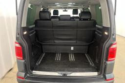 harmaa Volkswagen Multivan 2016 kuva 16.