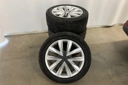 harmaa Volkswagen Multivan 2016 kuva 17.