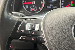 harmaa Volkswagen Multivan 2016 kuva 29.