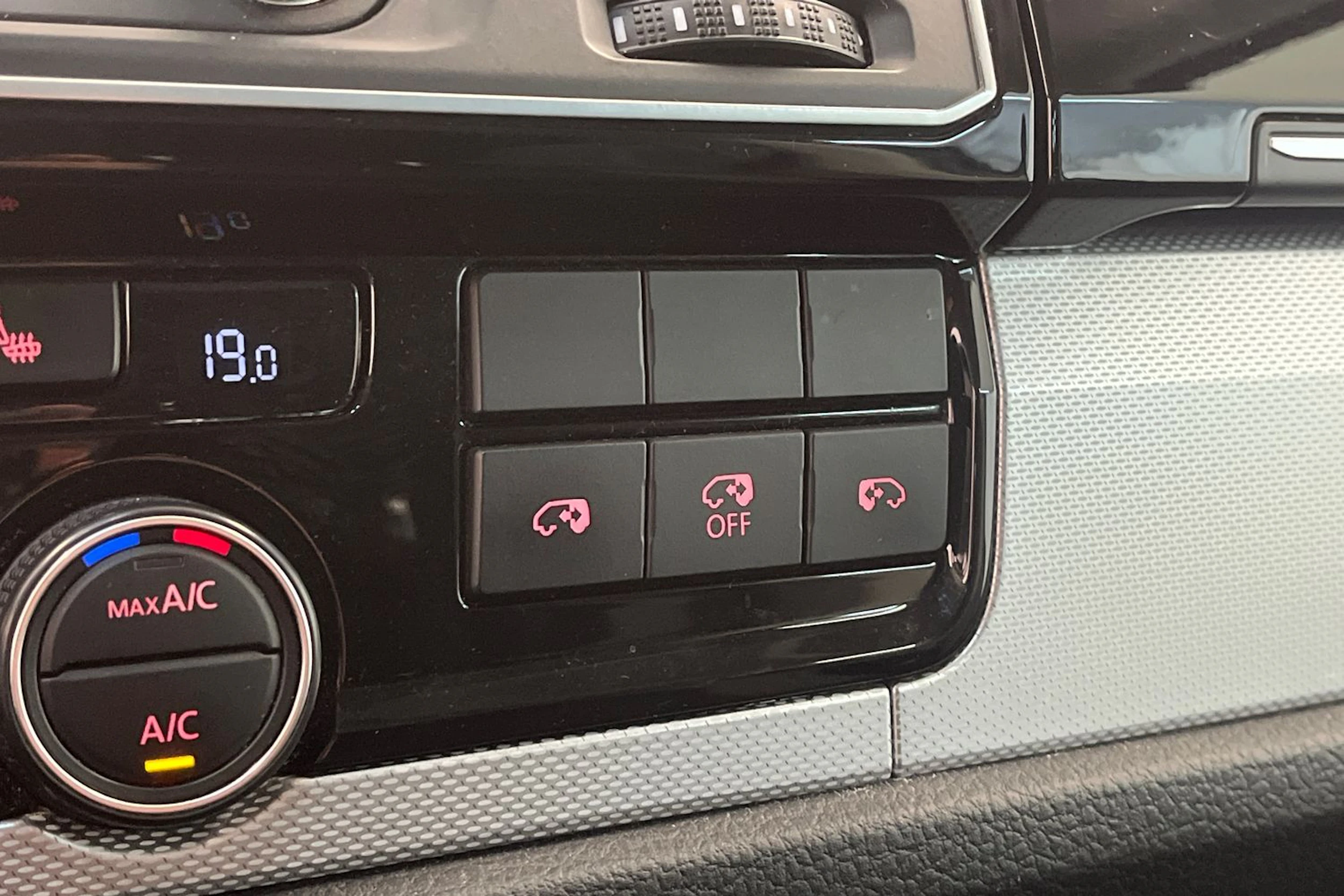 harmaa Volkswagen Multivan 2016 kuva 32.