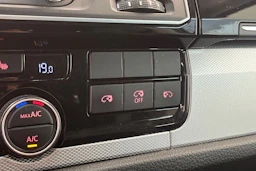 harmaa Volkswagen Multivan 2016 kuva 32.