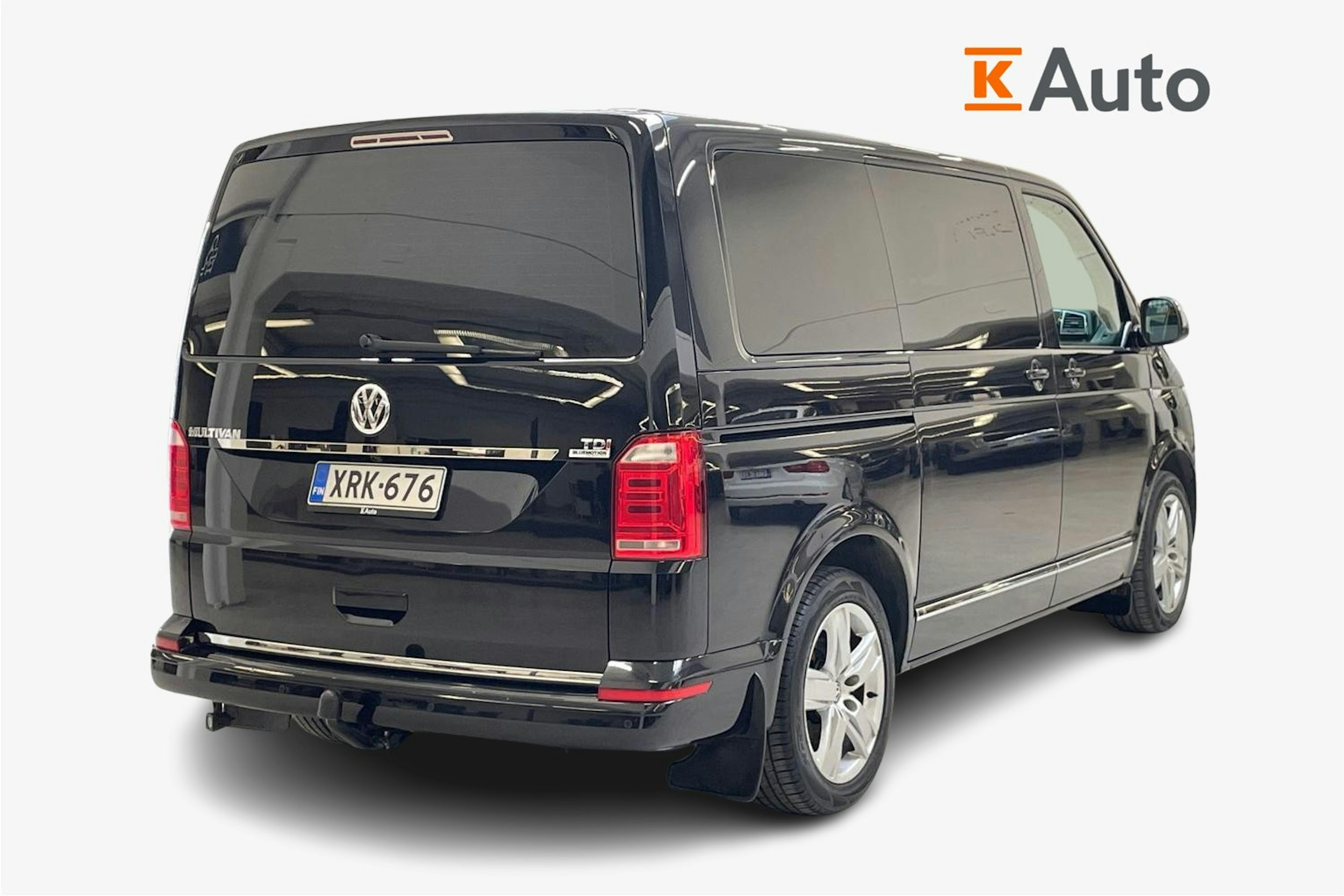 musta Volkswagen Multivan 2016 kuva 2.