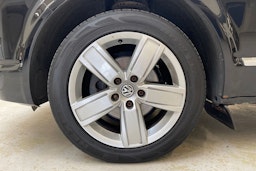 musta Volkswagen Multivan 2016 kuva 9.