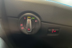 musta Volkswagen Multivan 2016 kuva 16.
