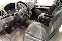 Valkoinen Volkswagen Multivan 2017 kuva 3.