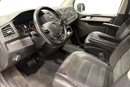 Valkoinen Volkswagen Multivan 2017 kuva 8.