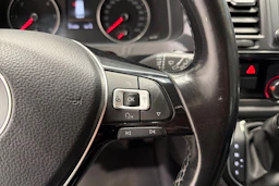 Valkoinen Volkswagen Multivan 2017 kuva 15.