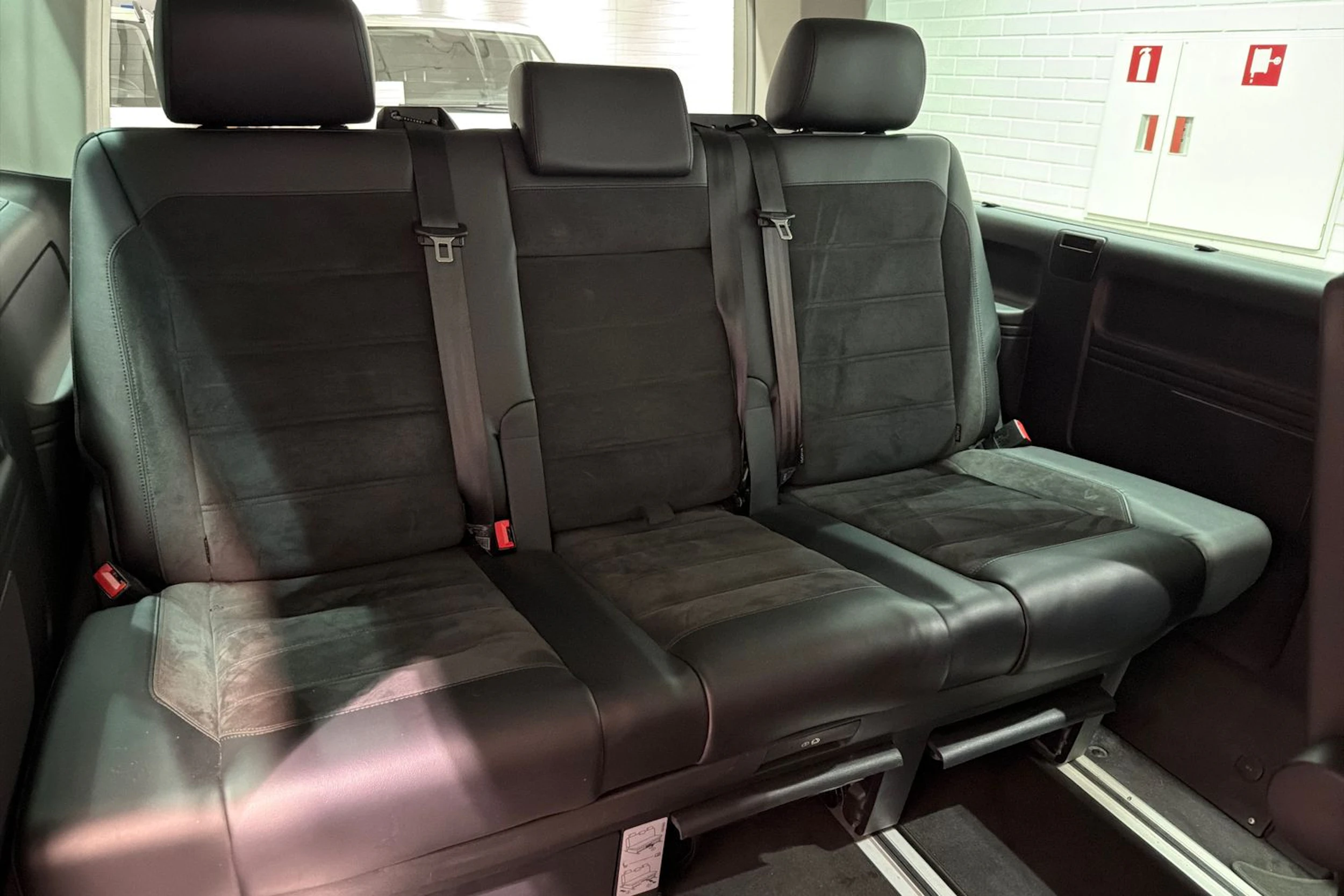 Valkoinen Volkswagen Multivan 2017 kuva 24.