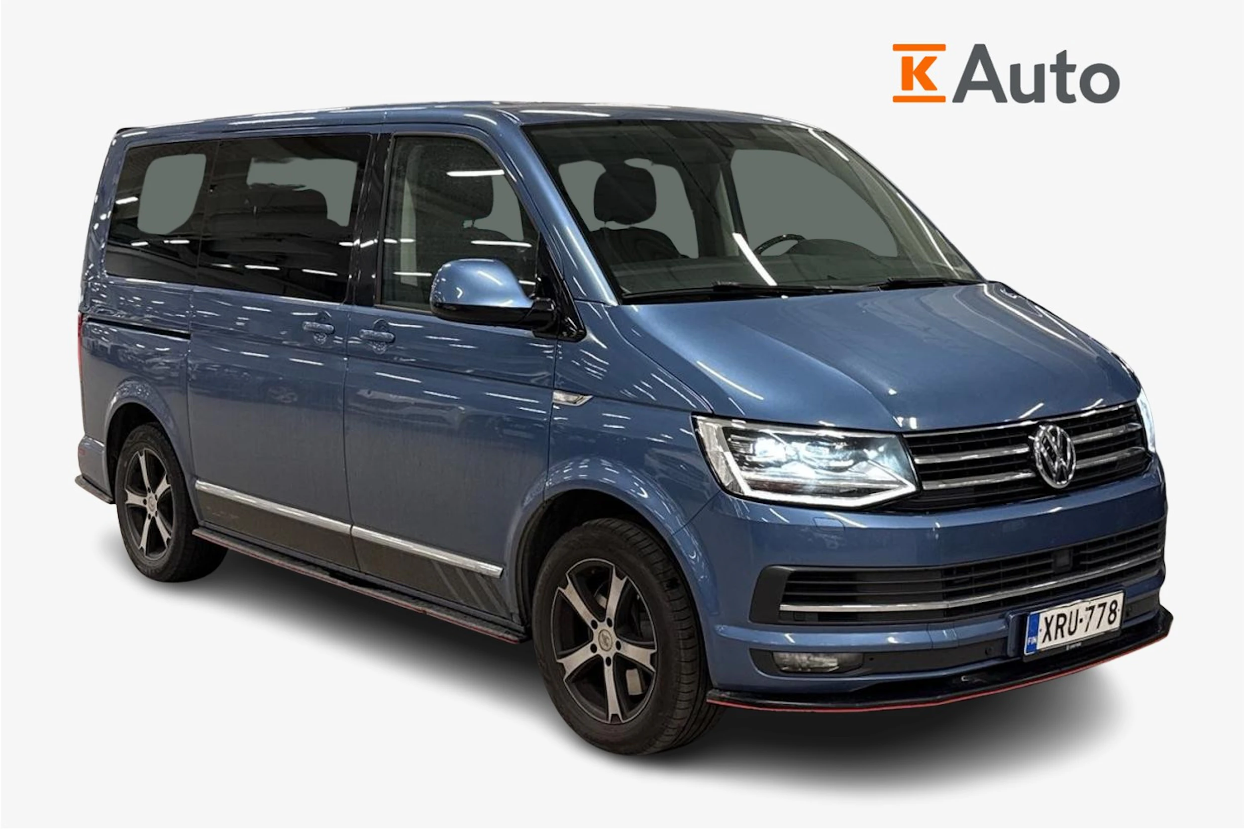 sininen Volkswagen Multivan 2017 kuva 1.