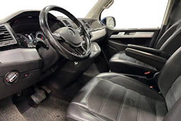 sininen Volkswagen Multivan 2017 kuva 3.