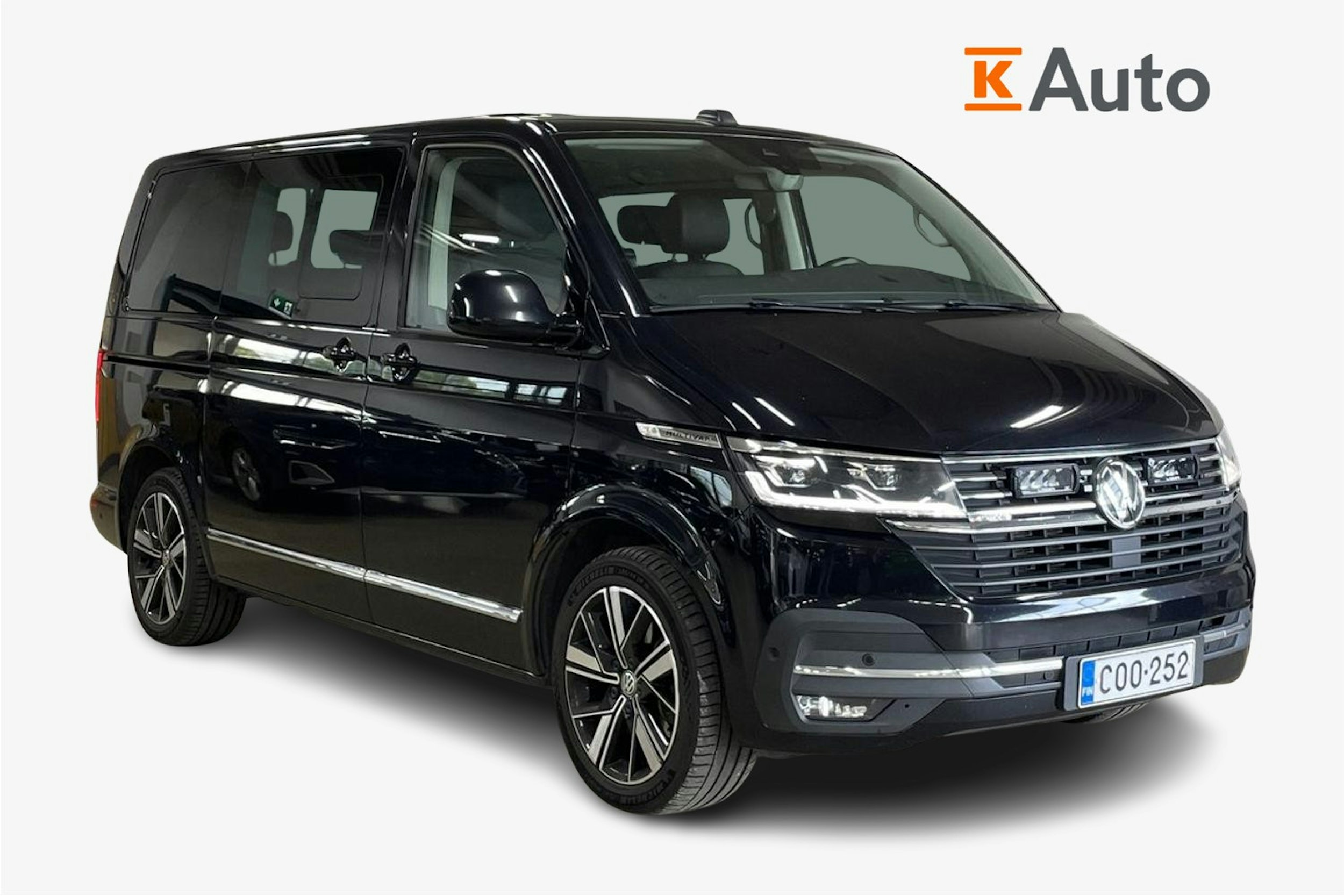 Musta Volkswagen Multivan 2020 kuva 1.