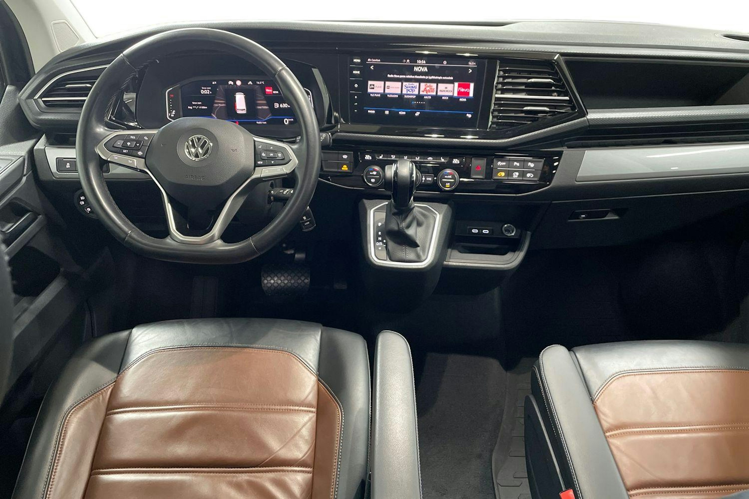 Musta Volkswagen Multivan 2020 kuva 9.