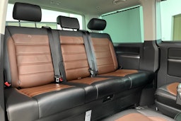 Musta Volkswagen Multivan 2020 kuva 19.