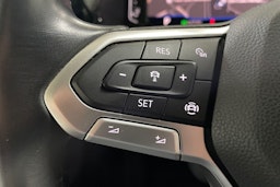 Musta Volkswagen Multivan 2020 kuva 33.