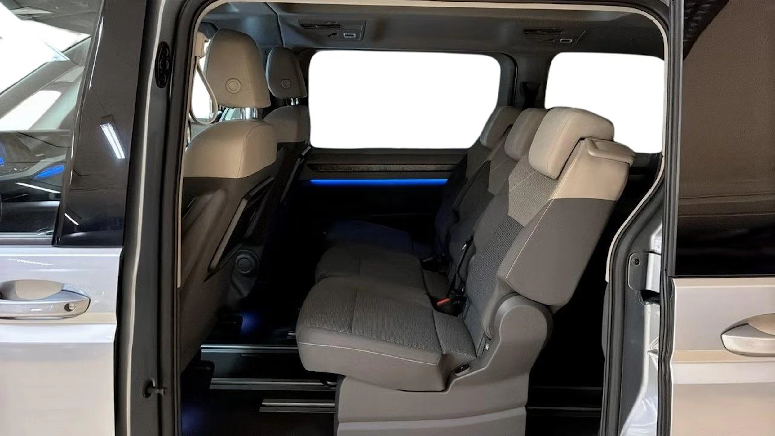 hopea Volkswagen Multivan 2022 kuva 7.