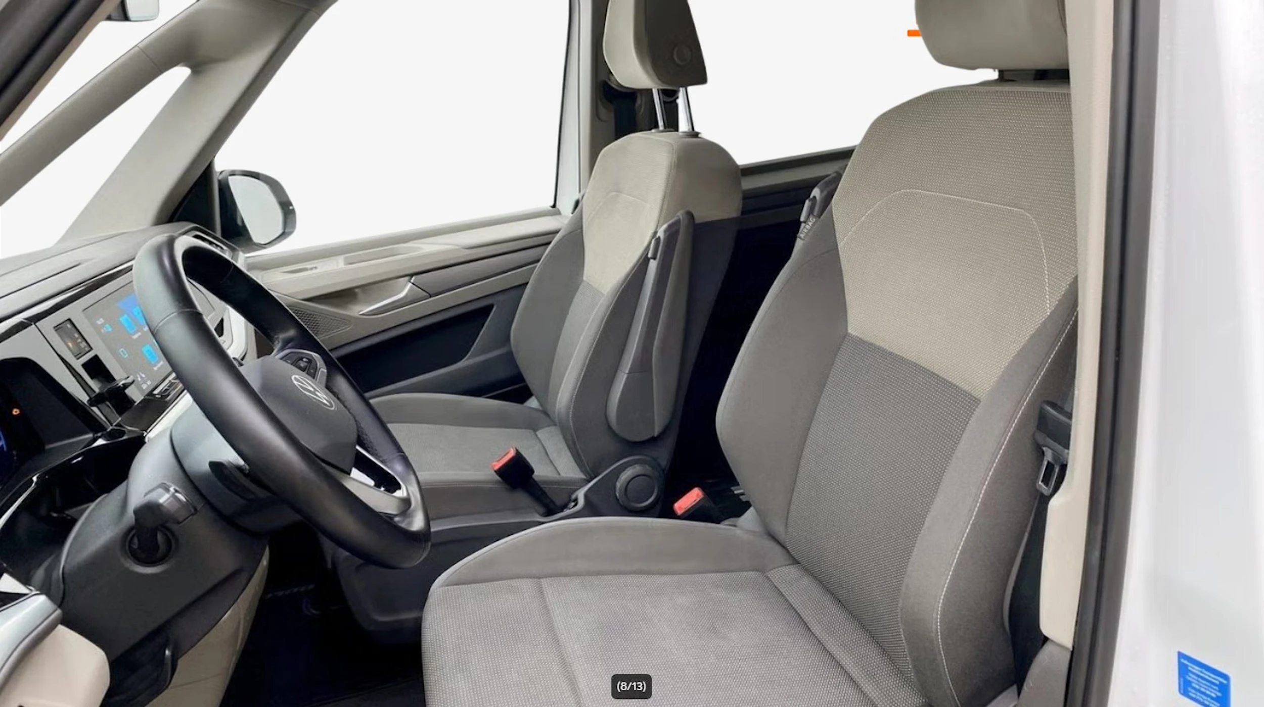 valkoinen Volkswagen Multivan 2022 kuva 5.