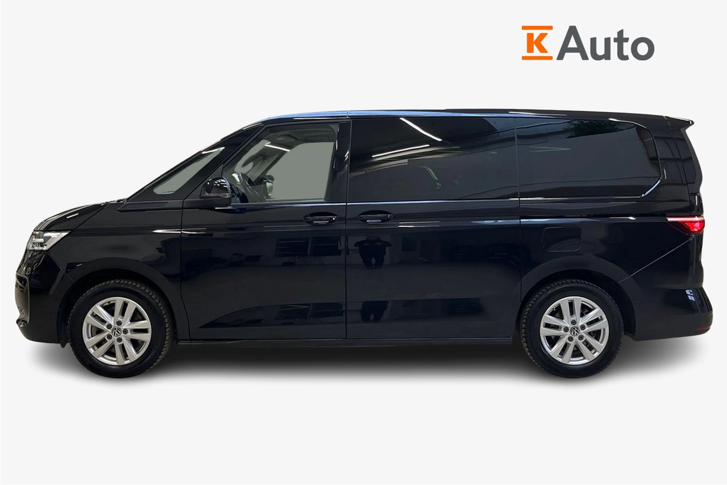 musta Volkswagen Multivan 2023 kuva 5.