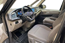 musta Volkswagen Multivan 2023 kuva 6.
