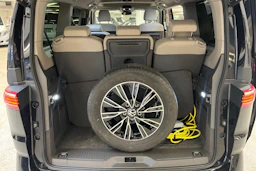 musta Volkswagen Multivan 2023 kuva 11.