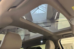 musta Volkswagen Multivan 2023 kuva 13.