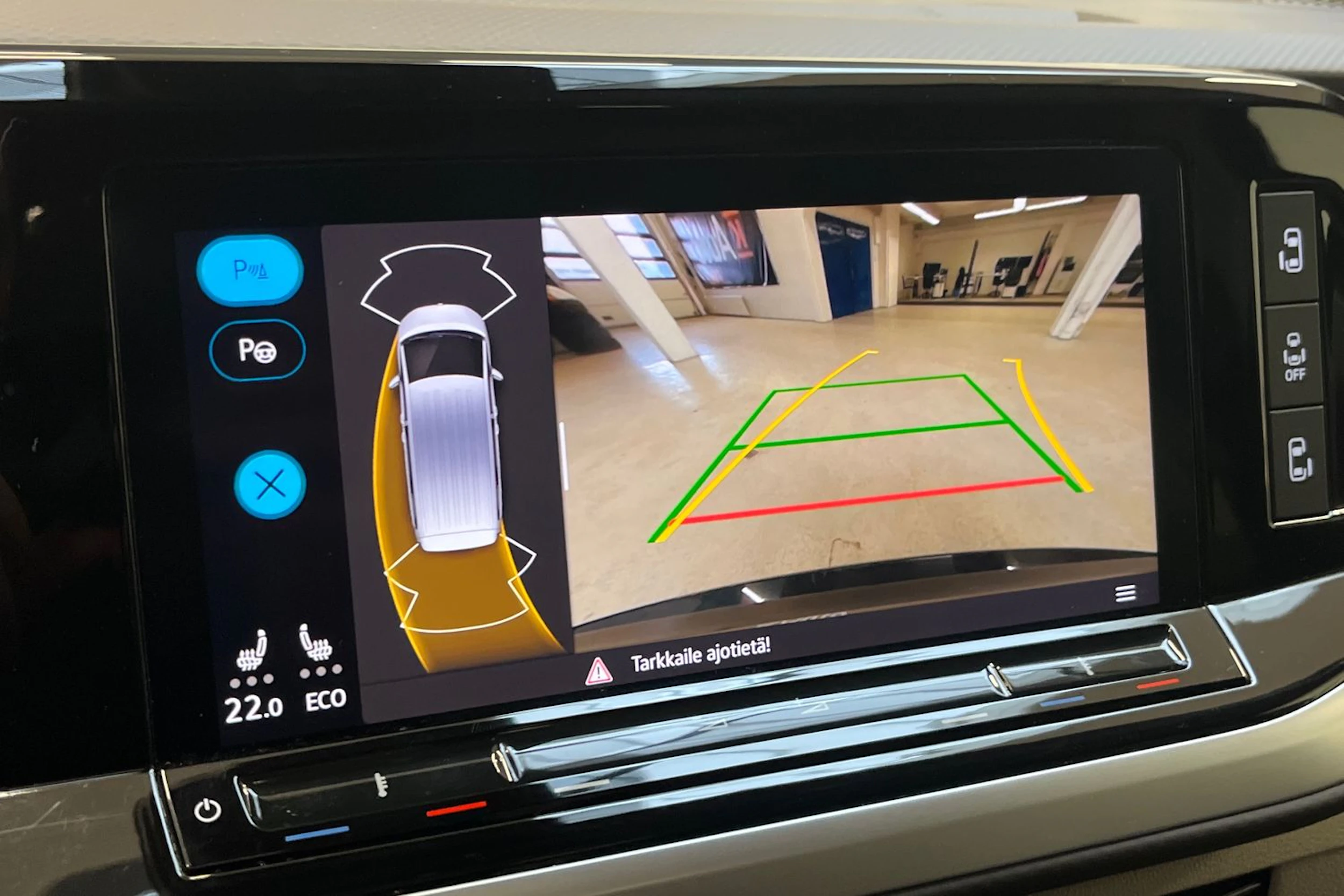 musta Volkswagen Multivan 2023 kuva 16.