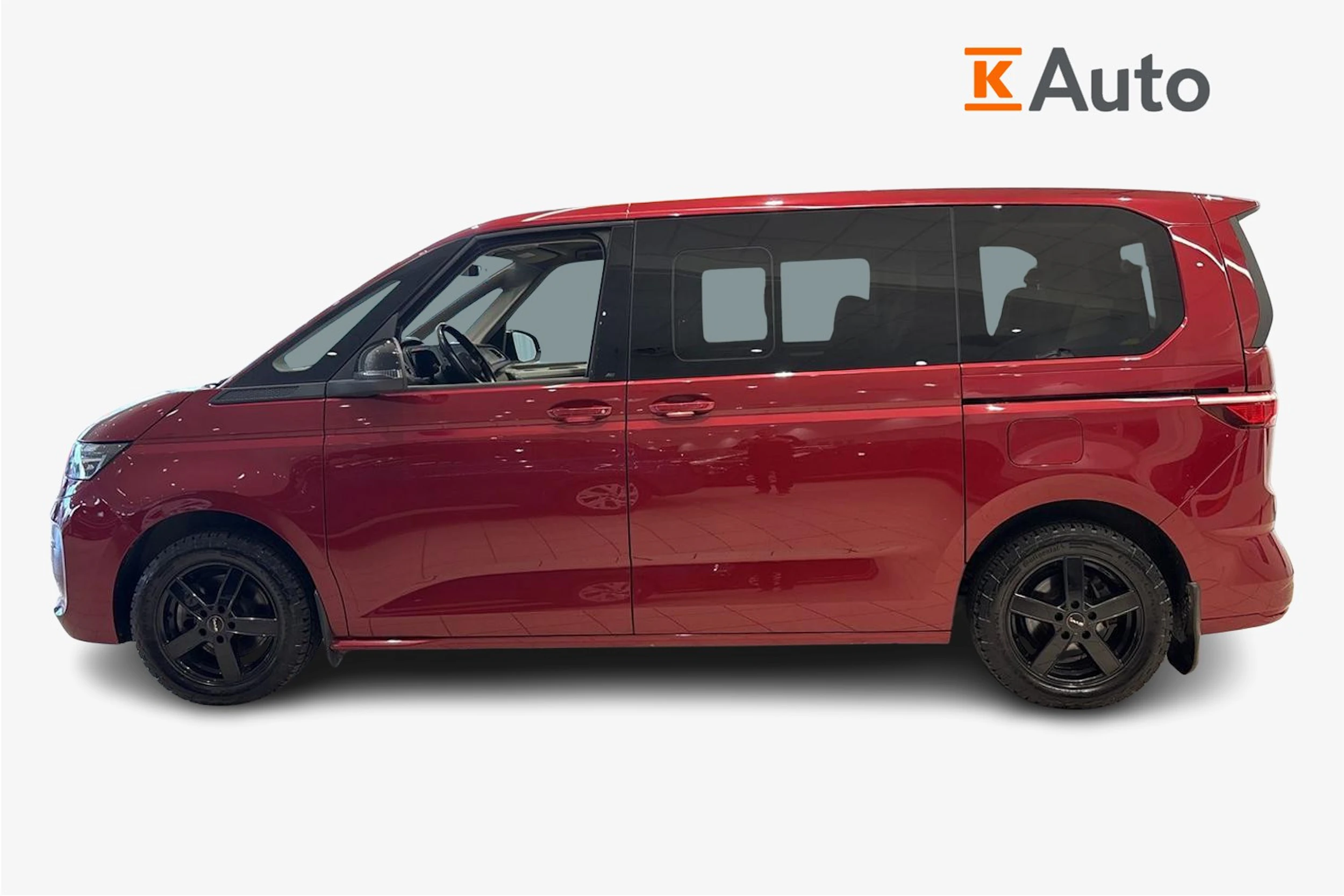 Punainen Volkswagen Multivan 2022 kuva 5.