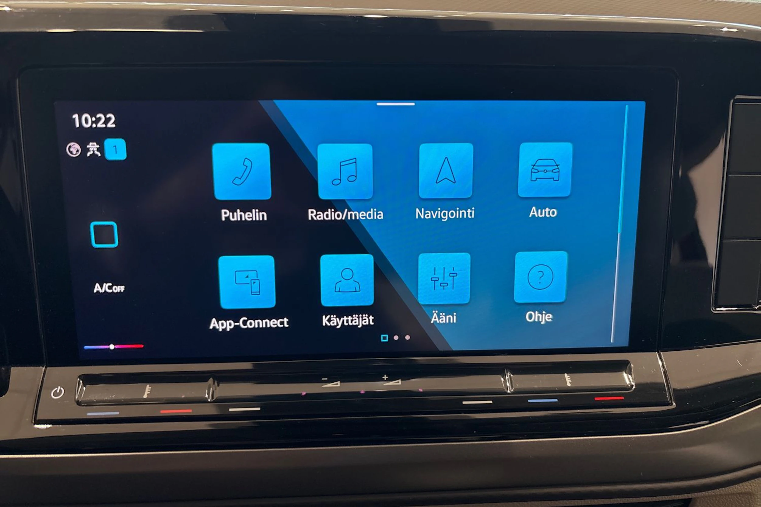 Punainen Volkswagen Multivan 2022 kuva 22.