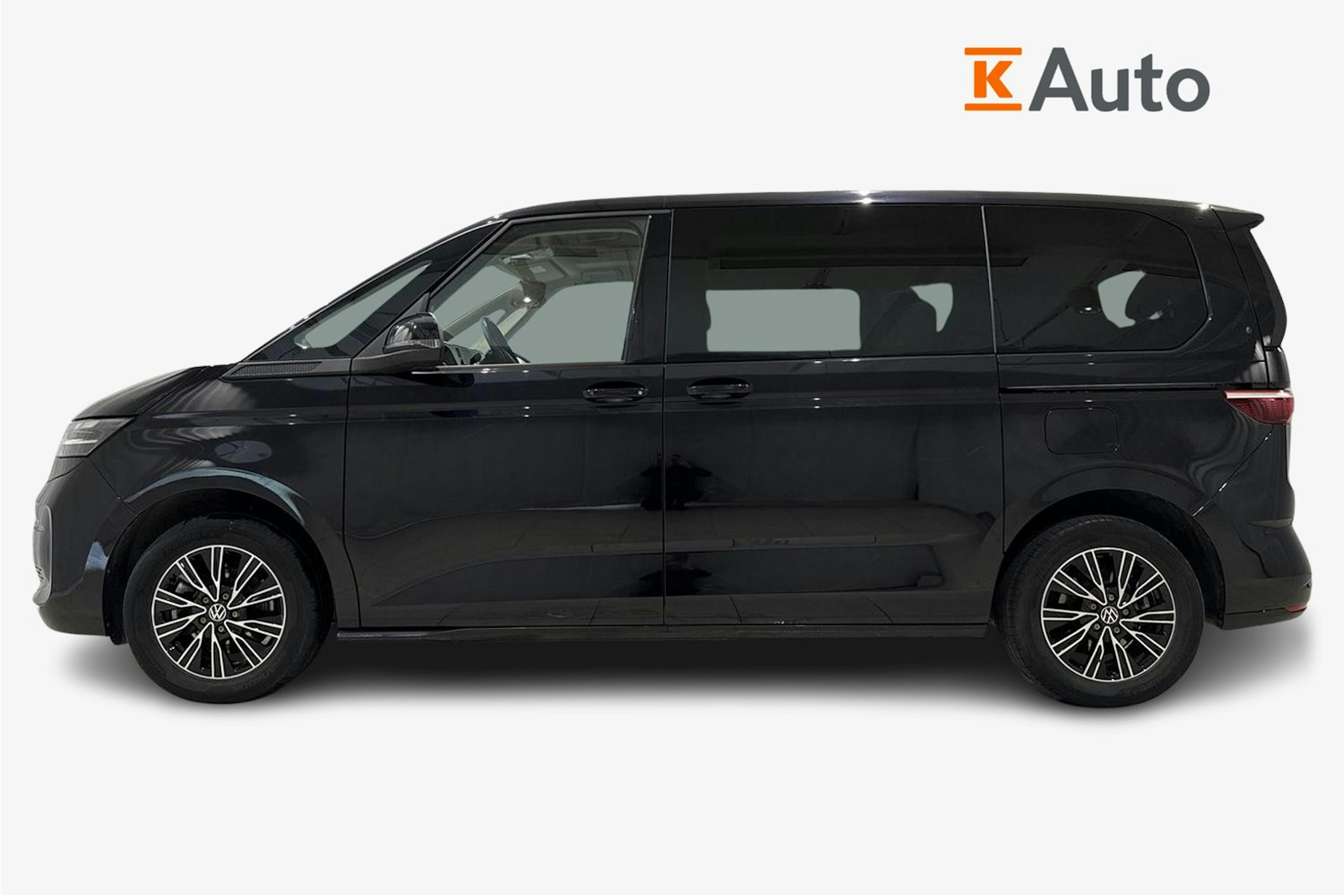 musta Volkswagen Multivan 2022 kuva 6.