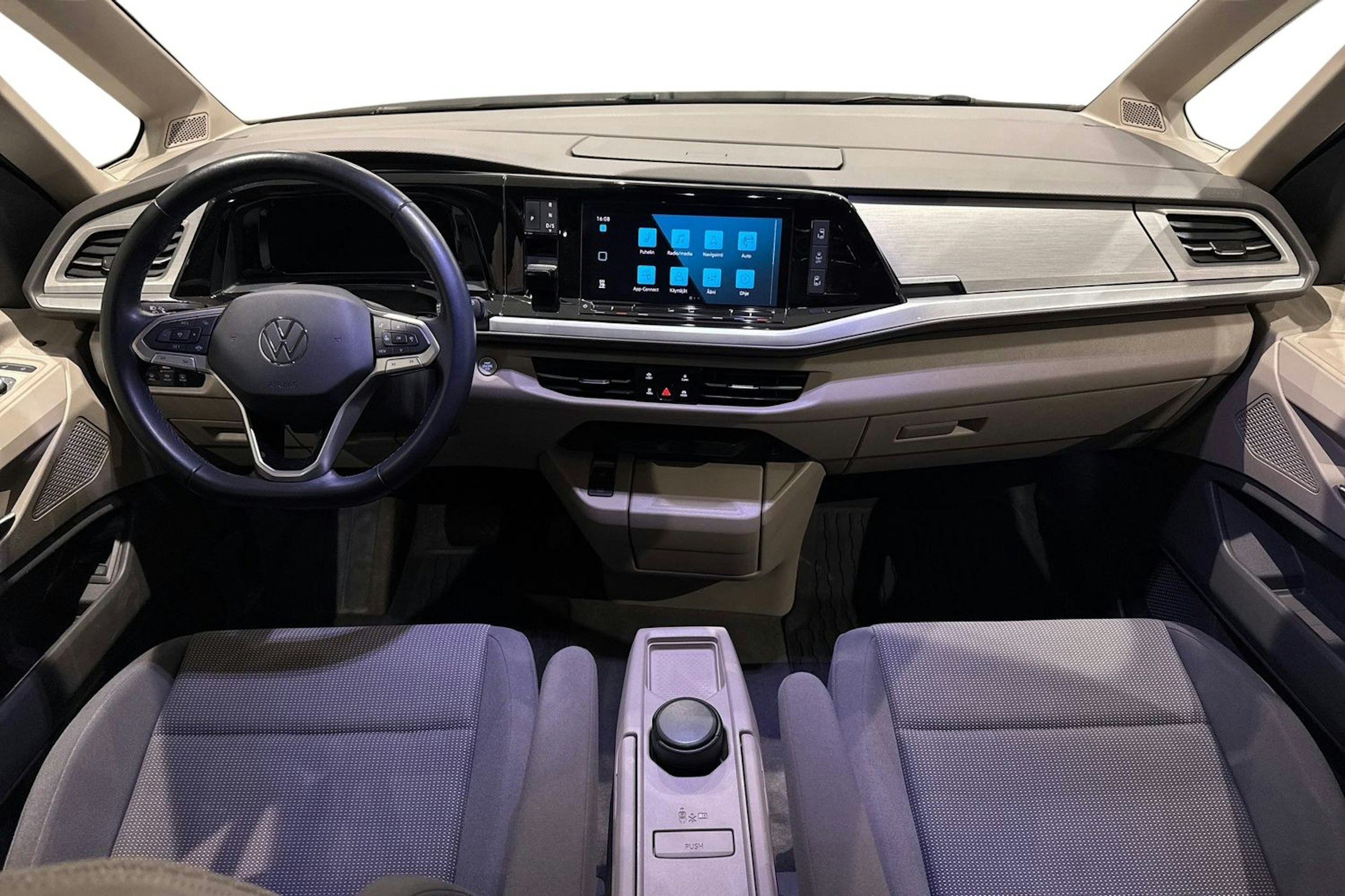musta Volkswagen Multivan 2022 kuva 9.