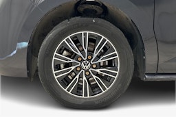 musta Volkswagen Multivan 2022 kuva 11.