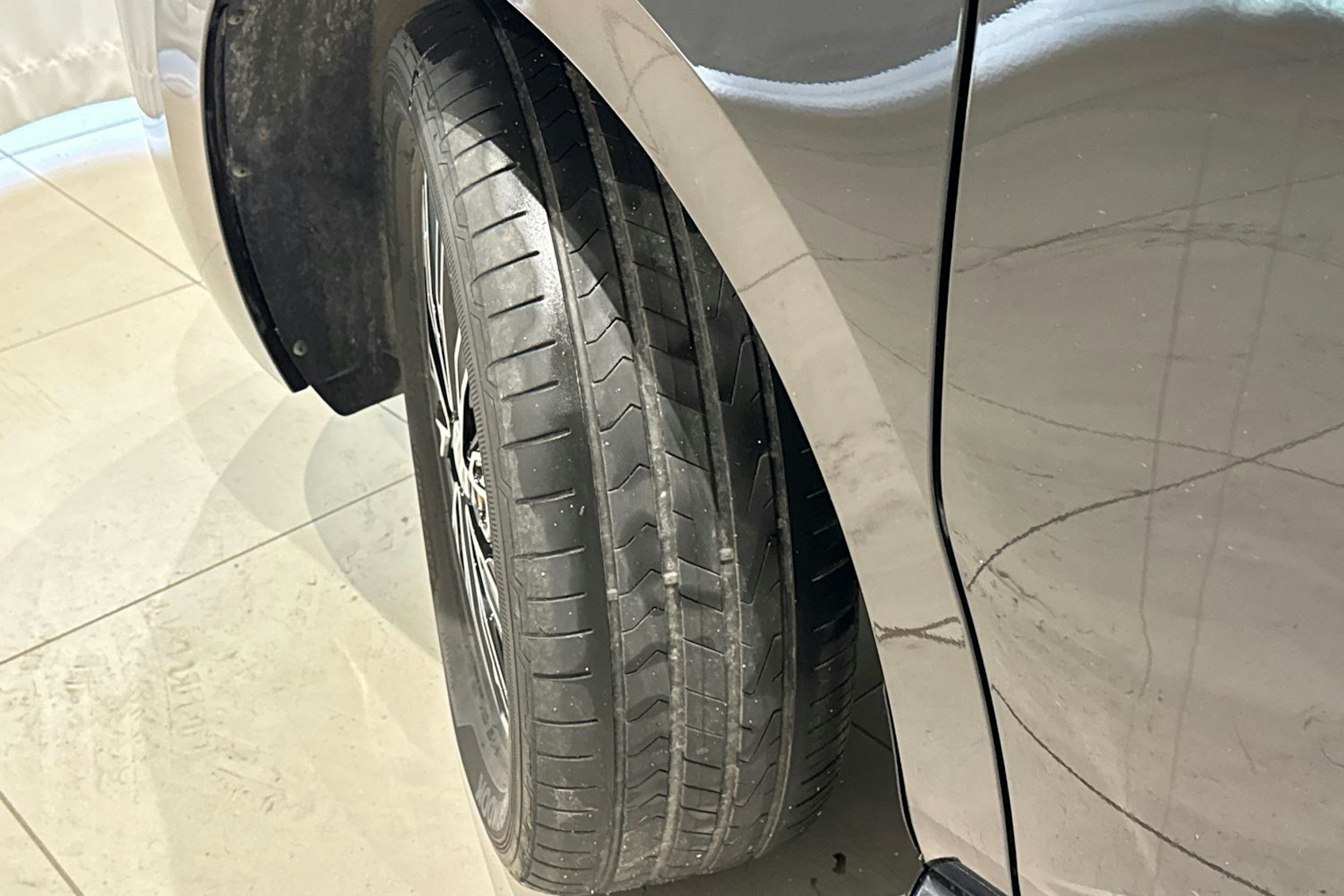 musta Volkswagen Multivan 2022 kuva 13.
