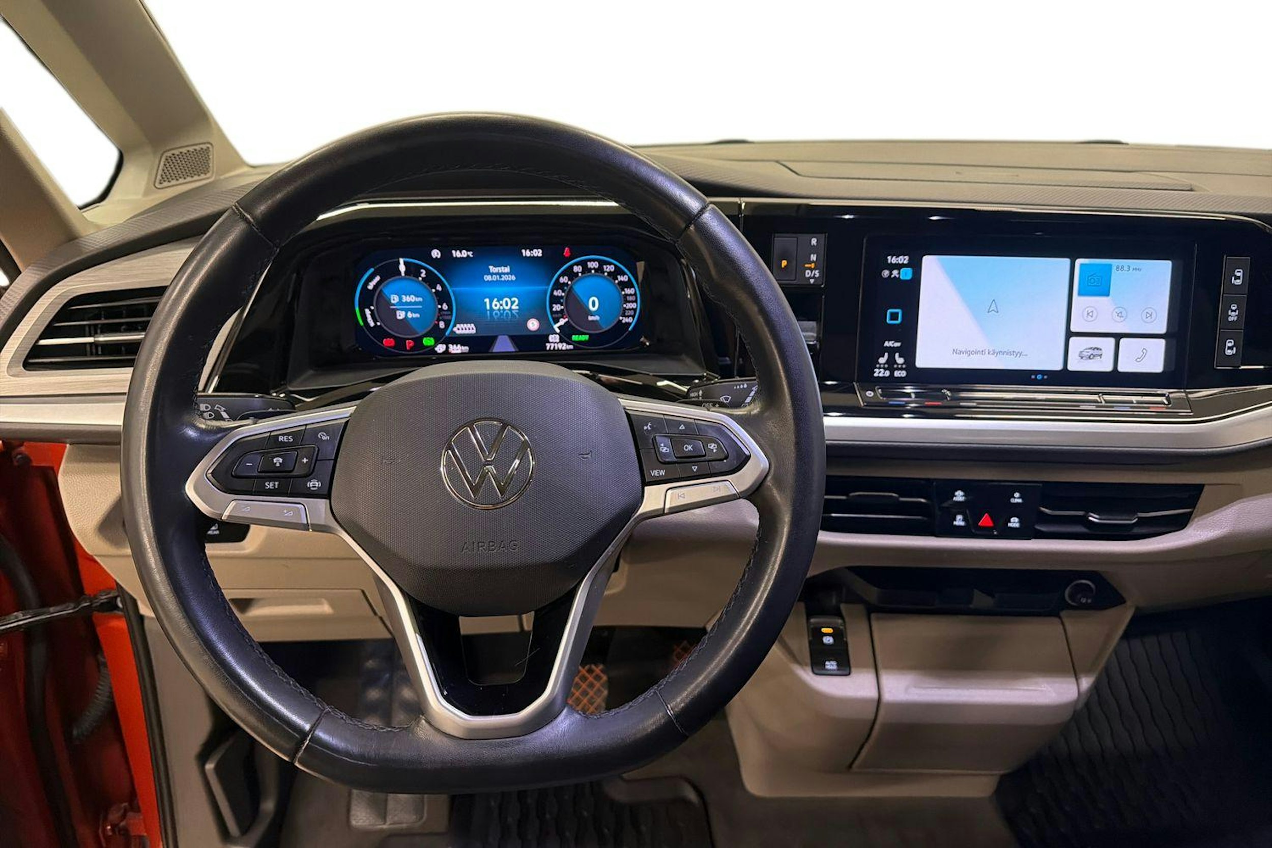 harmaa Volkswagen Multivan 2022 kuva 9.